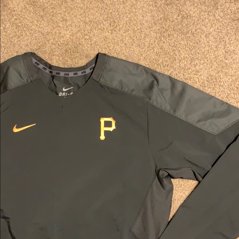 Pirates windbreaker pullover